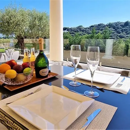 Magnifique Propriete, 5 Suites, 2 Piscines *
